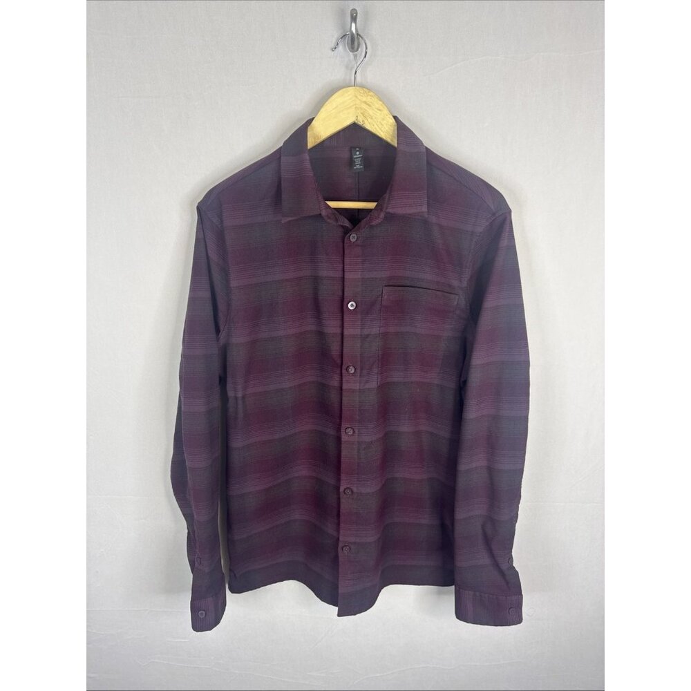 Lululemon Plum Striped‎ Long Sleeve Button Up Shirt Men’s M